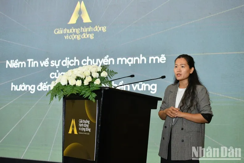 Bà Đặng Thị Thư, Giám đốc dự án Human Act Prize trình bày ý nghĩa của Giải thưởng Human Act Prize tại lễ công bố. Ảnh: THÀNH ĐẠT Bà Đặng Thị Thư, Giám đốc dự án Human Act Prize trình bày ý nghĩa của Giải thưởng Human Act Prize tại lễ công bố. Ảnh: THÀNH ĐẠT
