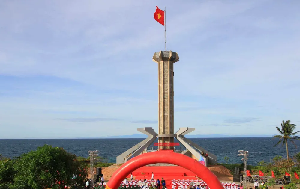 Lễ chào cờ trên đảo Cồn Cỏ Lễ chào cờ trên đảo Cồn Cỏ