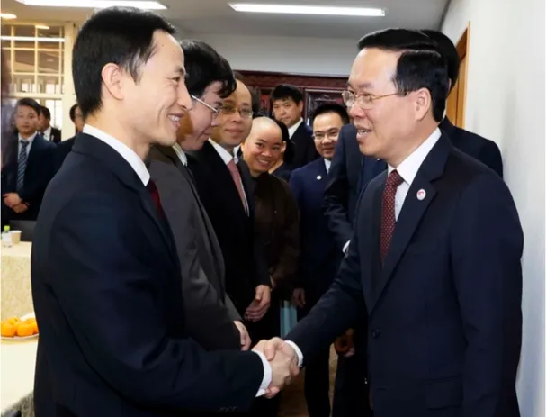 Chủ tịch nước Võ Văn Thưởng với các đại biểu dự buổi gặp mặt. Ảnh: TTXVN Chủ tịch nước Võ Văn Thưởng với các đại biểu dự buổi gặp mặt. Ảnh: TTXVN