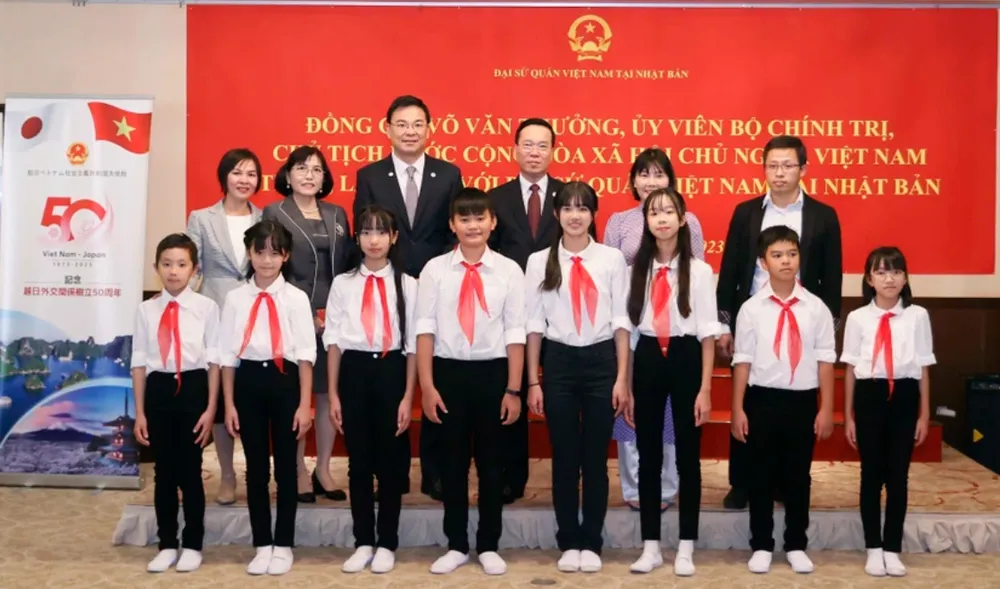 Chủ tịch nước Võ Văn Thưởng với các học sinh Việt Nam tại Nhật Bản. Ảnh: TTXVN Chủ tịch nước Võ Văn Thưởng với các học sinh Việt Nam tại Nhật Bản. Ảnh: TTXVN