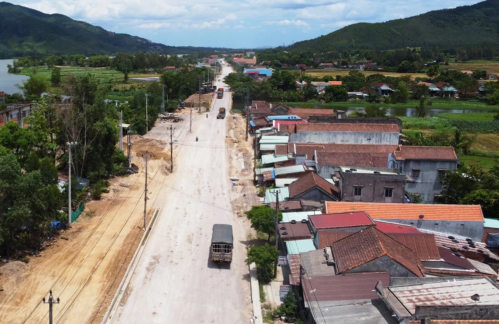 Khu vực nhà dân chờ bồi thường, đảm bảo di dời tại dự án nâng cấp Quốc lộ 19