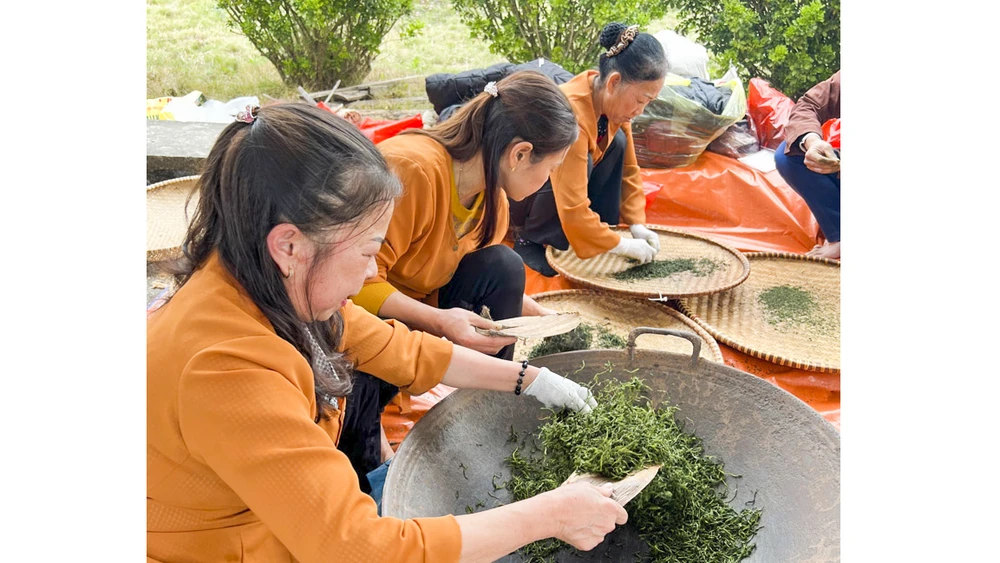 Thương nhớ vị trà sao suốt chảo gang