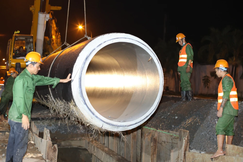 Công tác đầu tư, phát triển hệ thống cấp nước được SAWACO đẩy nhanh thực hiện xhh-7c-1915.jpg