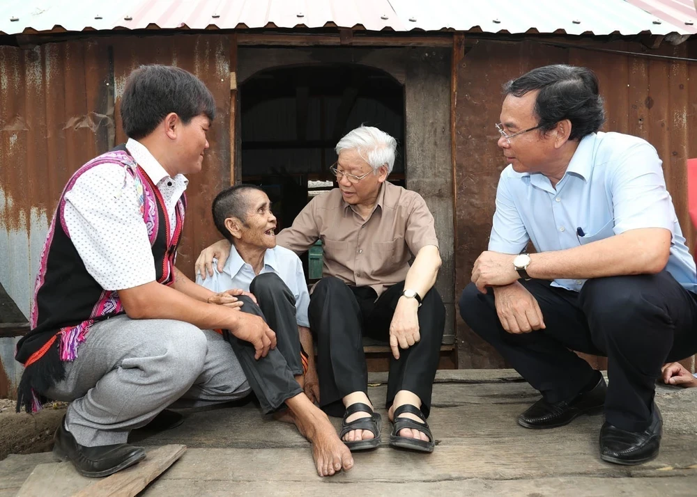 Người dân tin yêu, kính trọng