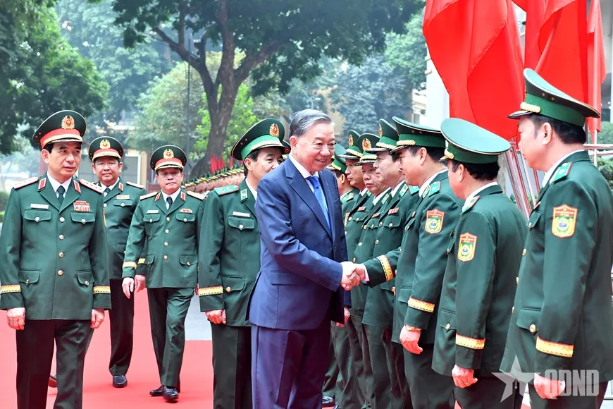 Tổng Bí thư Tô Lâm thăm, làm việc tại Bộ tư lệnh Bộ đội Biên phòng. Ảnh: Báo Quân đội Nhân dân TL2.jpg
