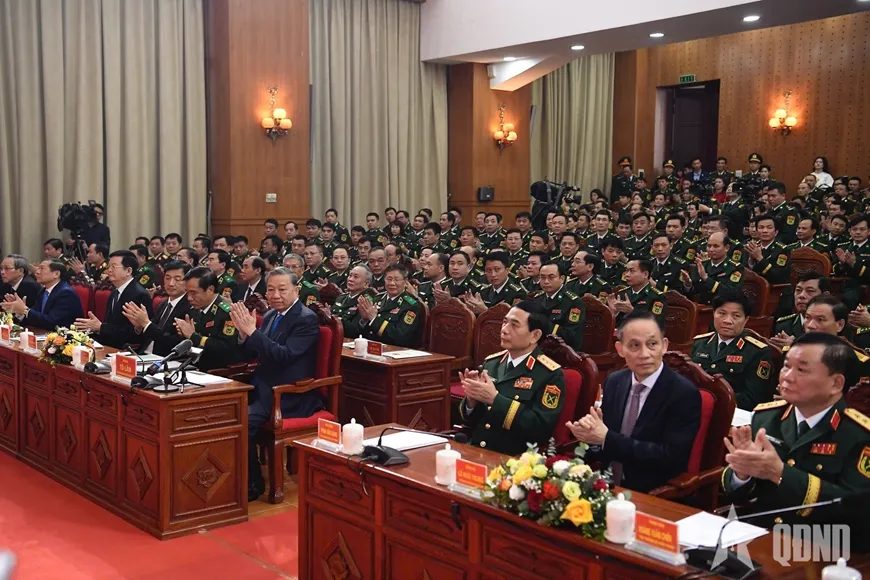 Tổng Bí thư Tô Lâm thăm, làm việc tại Bộ tư lệnh Bộ đội Biên phòng. Ảnh: Báo Quân đội Nhân dân TL6.jpg