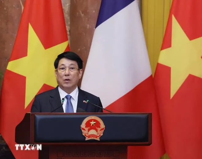 Chủ tịch nước Lương Cường phát biểu tại buổi gặp gỡ báo chí. Ảnh: TTXVN phap1.jpeg