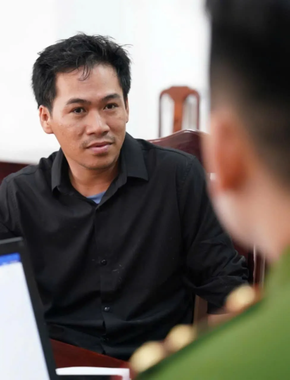 Đối tượng Phú tại cơ quan công an hue1.jpeg