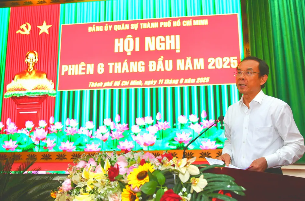 Bí thư Thành ủy TPHCM Nguyễn Văn Nên phát biểu kết luận hội nghị. Ảnh: DŨNG PHƯƠNG z6694756050476_028c9ccd136267709c9a4de0799ae82d.jpg