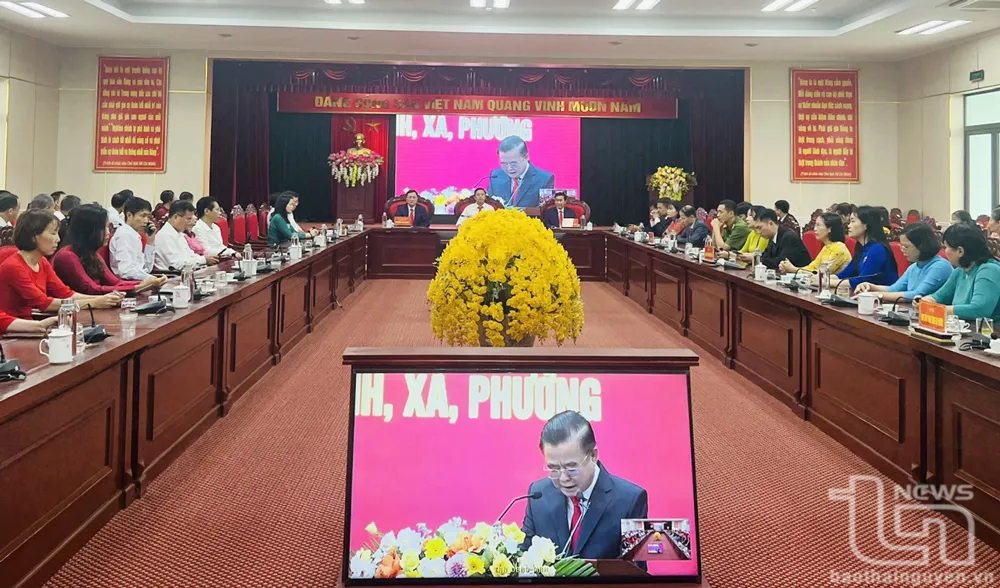 Cán bộ, đảng viên nghe công bố nghị quyết, quyết định của Trung ương và địa phương về sáp nhập đơn vị hành chính cấp tỉnh, cấp xã tại điểm cầu phường Sông Công chinh-quyen-hai-cap-1_20250630161814.jpg