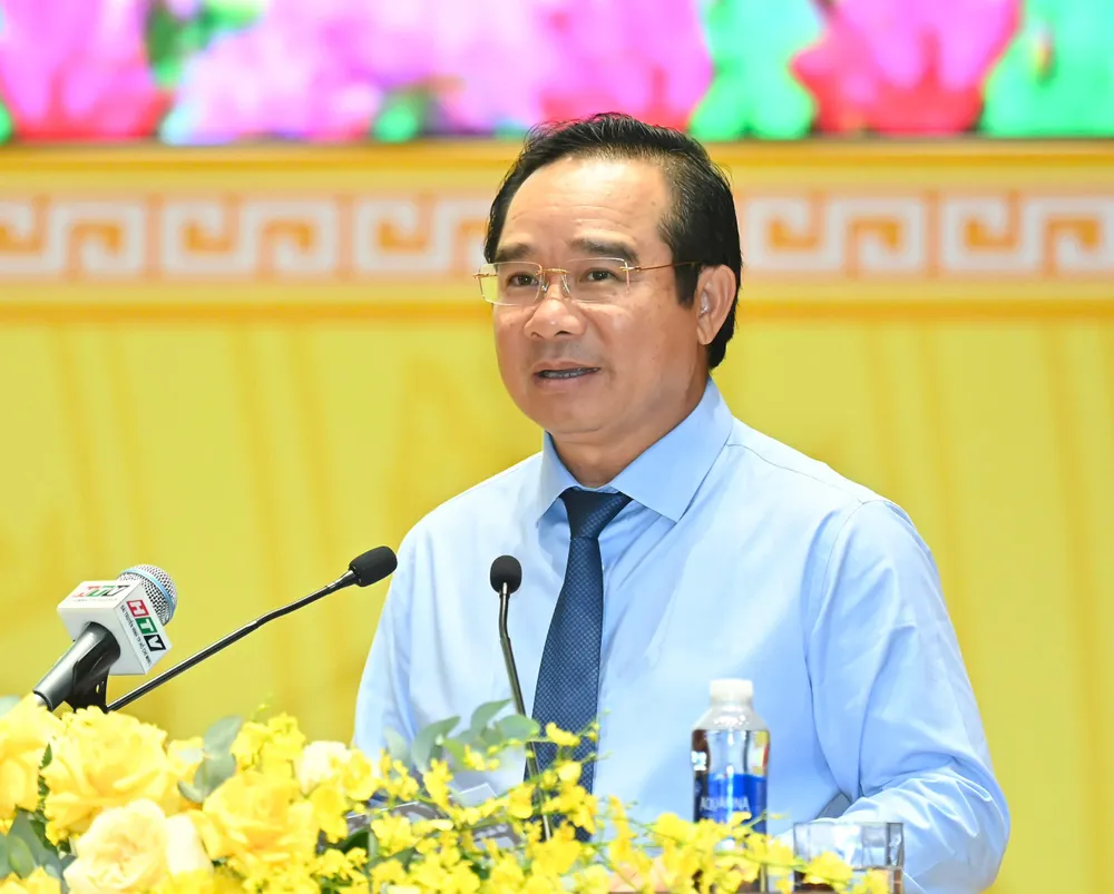 Chủ tịch UBND TPHCM Nguyễn Văn Được đã trình HĐND TP tờ trình giới thiệu nhân sự đối với đồng chí Nguyễn Mạnh Cường. Ảnh: VIỆT DŨNG gen-h-duoc.jpg