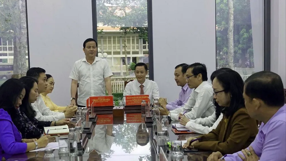 Phó Bí thư Thành ủy TP Cần Thơ Trần Văn Huyến phát biểu tại buổi làm việc