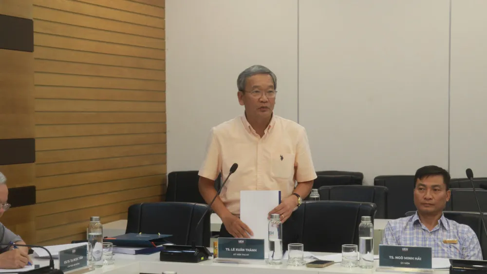 TS. Lê Xuân Thành – Thư ký Khoa học Hội đồng Lý luận Trung ương, Ủy viên Thư ký Hội đồng nghiệm thu 10.jpg