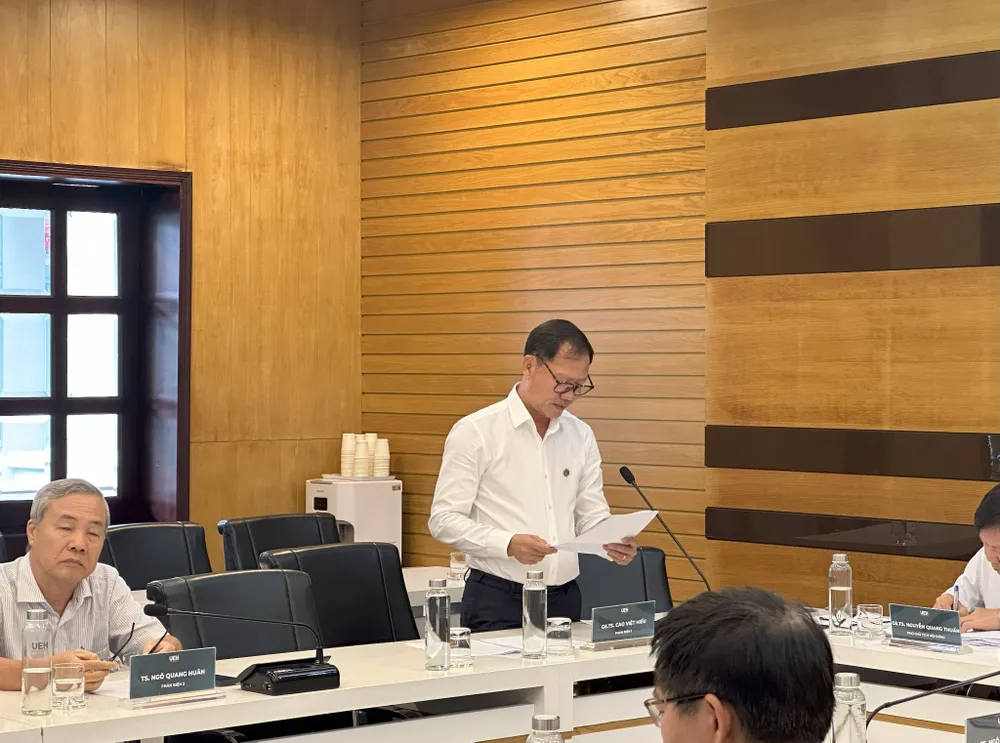 GS.TS. Cao Việt Hiếu - Hiệu trưởng Trường ĐH Bình Dương 4.jpg