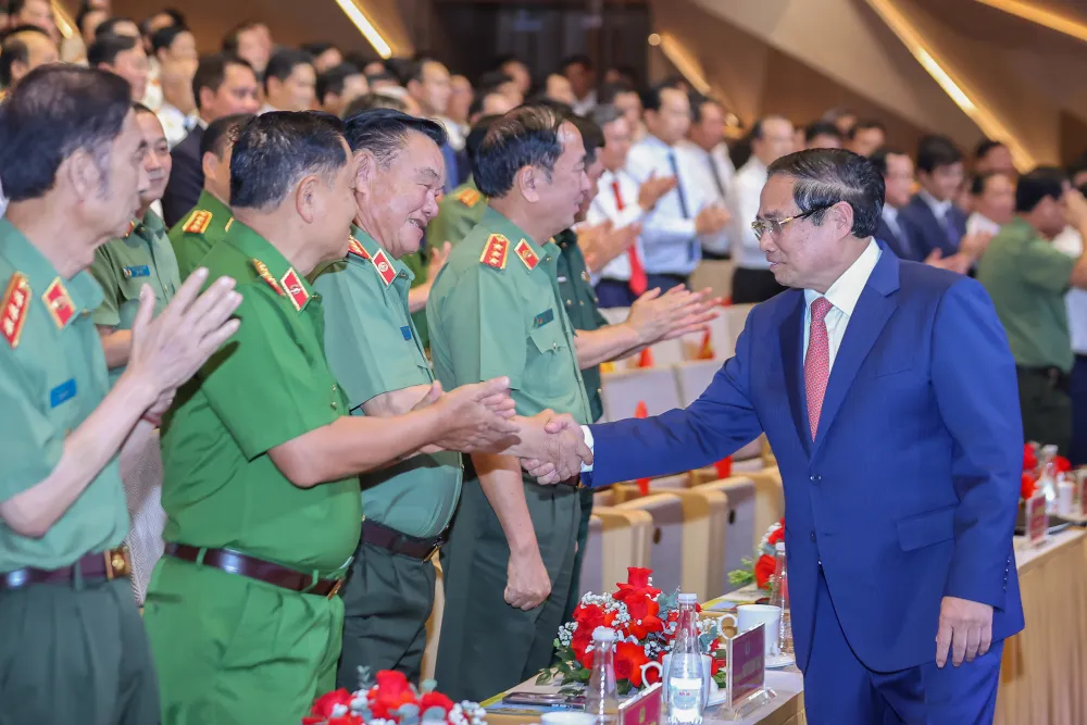 Thủ tướng và các đồng chí lãnh đạo Bộ Công an dự Đại hội Thi đua “Vì an ninh Tổ quốc” lần thứ 9 vào ngày 6-8 vừa qua. Ảnh: VGP 6.jpg