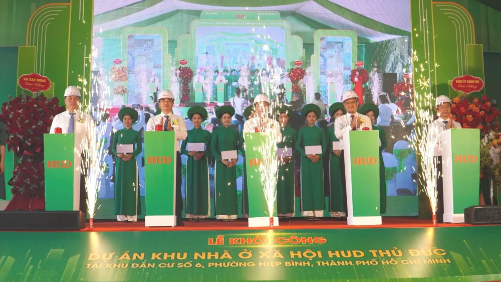 Lễ khởi công xây dựng Dự án nhà ở xã hội (NƠXH) HUD Thủ Đức tại khu dân cư số 6, phường Hiệp Bình, TPHCM. Ảnh: THANH HIỀN khoi-cong-5-6103-553.jpg