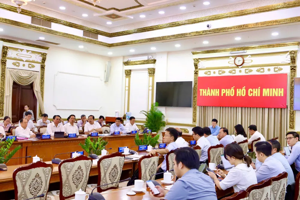 Quang cảnh buổi làm việc. Ảnh: QUỐC HÙNG z7049458493143_f3353c500b4dae6e5a48b9ebccd8f6ae.jpg