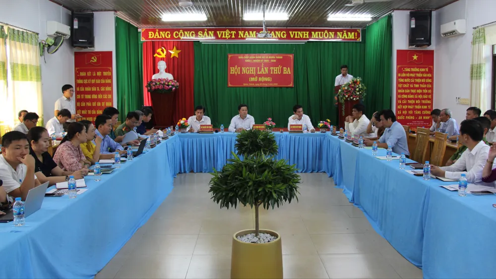 Quang cảnh hội nghị lần thứ 3 của Đảng ủy xã Nghĩa Thành
