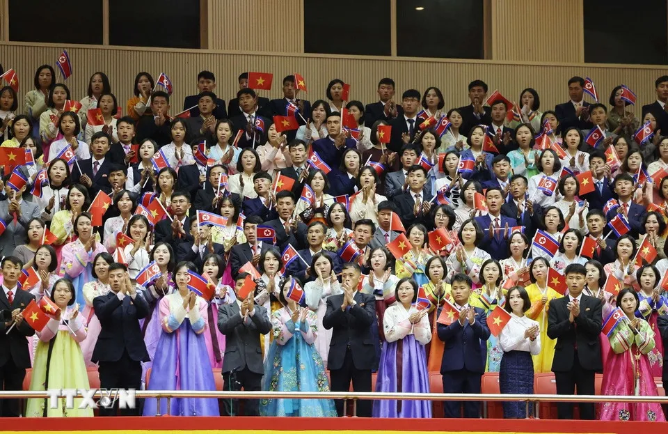 le-don-tong-bi-thu-to-lam-tham-cap-nha-nuoc-toi-trieu-tien-2.jpg