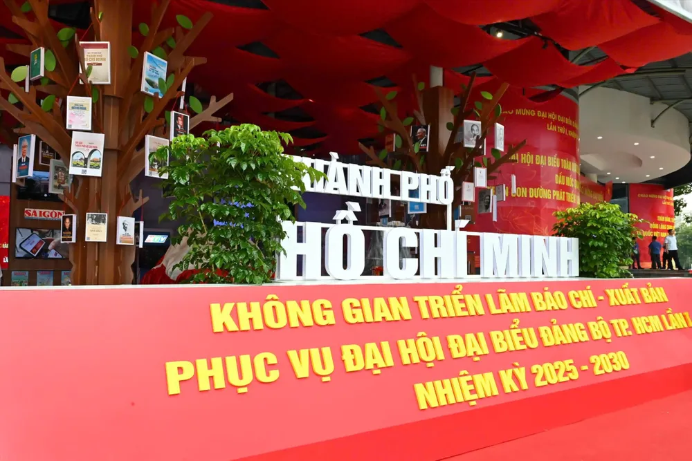 Đại hội đại biểu Đảng bộ TPHCM lần thứ nhất sẵn sàng trước giờ G z7110125708541_f3e32a2ad9dcdace5bf1995a9c58ebd9.jpg