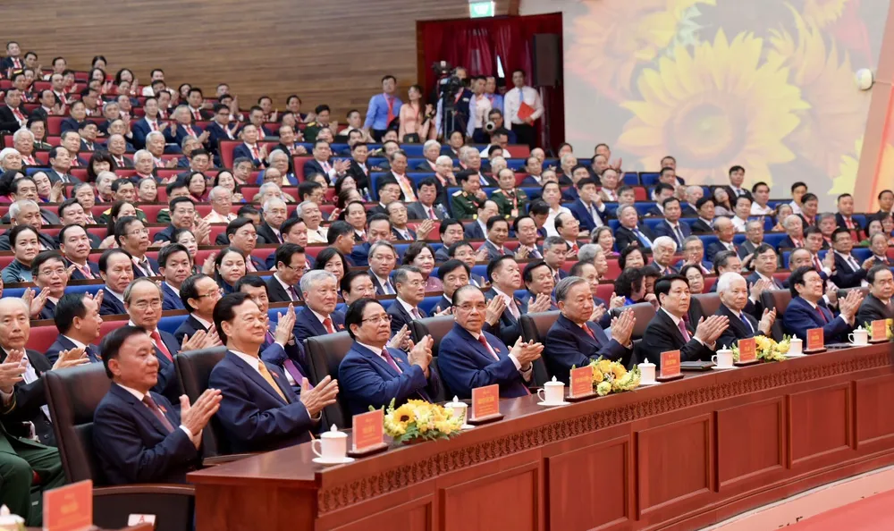 Các đại biểu tham dự đại hội 11.jpg
