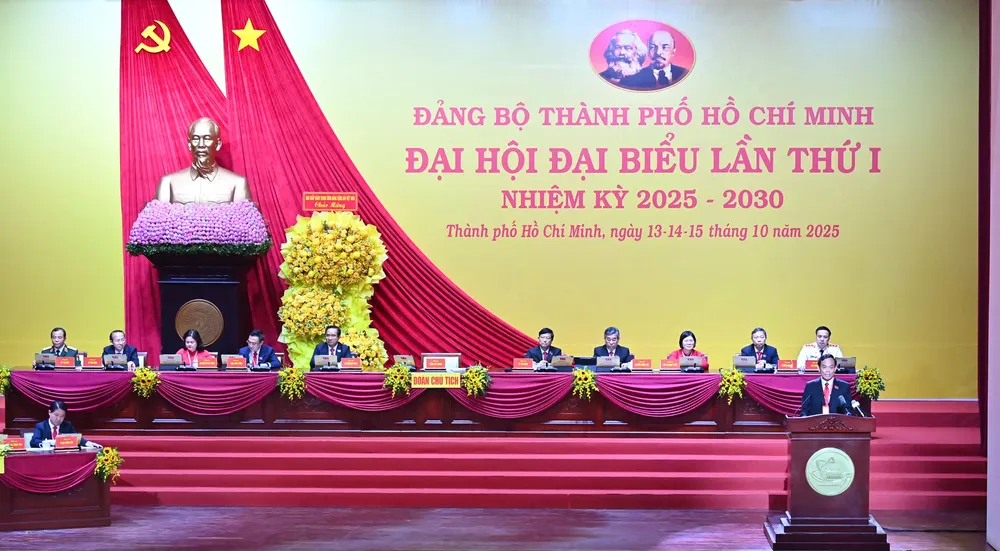 Bí thư Thành ủy TPHCM phát biểu khai mạc đại hội Bi-th.jpg