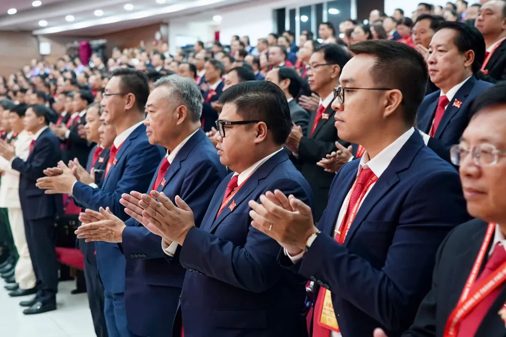 dai-bieu-20.jpg
