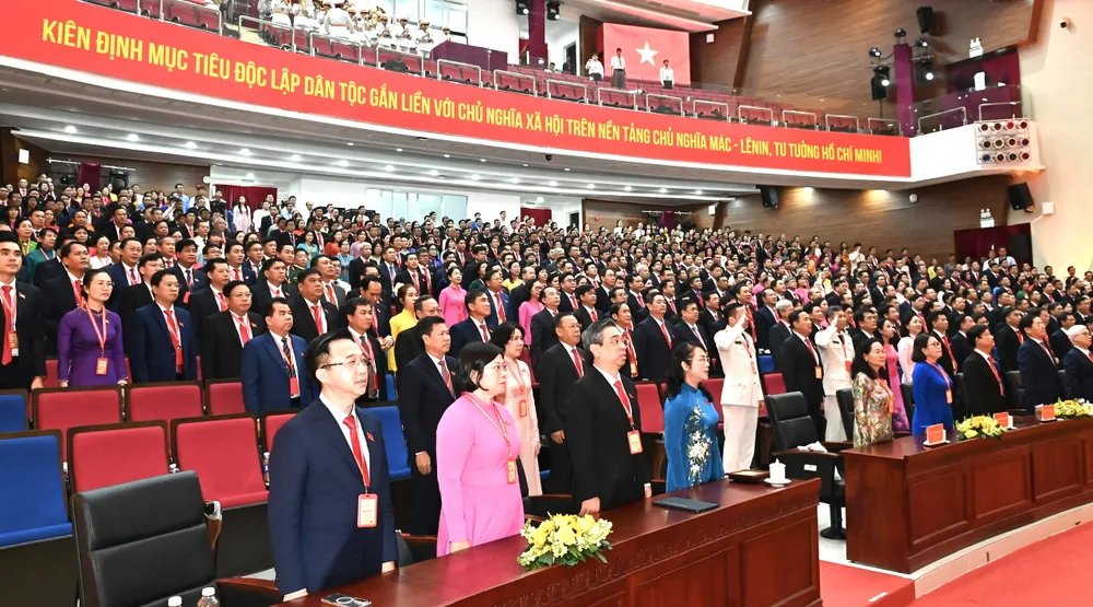 Ngày 15-10, sau ba ngày làm việc, Đại hội đại biểu Đảng bộ TPHCM lần thứ I, nhiệm kỳ 2025-2030 bế mạc dai-bieu1.jpg