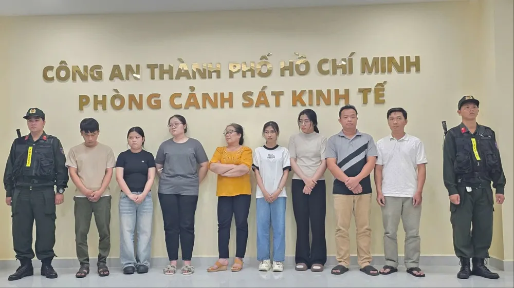 Các bị can bị bắt giữ để điều tra về các hành vi sản xuất, buôn bán hàng giả, trốn thuế và các vi phạm pháp luật khác có liên quan aaa3e12e46d1cb8f92c0.jpg