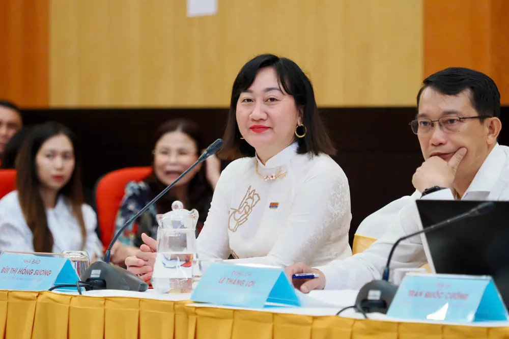 Bà Bùi Thị Hồng Sương, Phó Tổng Biên tập Báo SGGP. Ảnh: HOÀNG HÙNG z7153138932517_276b8af778ac547beb730b6915a25c48.jpg