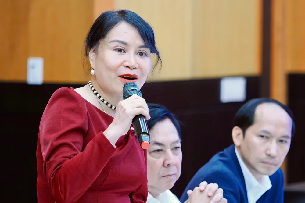 Mô hình Nhà trường – Doanh nghiệp – Trí tuệ nhân tạo: Giải pháp căn cơ cho bài toán “độ trễ kỹ năng” trình bày tham luận tại toạ đàm. Ảnh: HOÀNG HÙNG z7153279241052_d7eed9a707b552c047d7cf808f5177da.jpg
