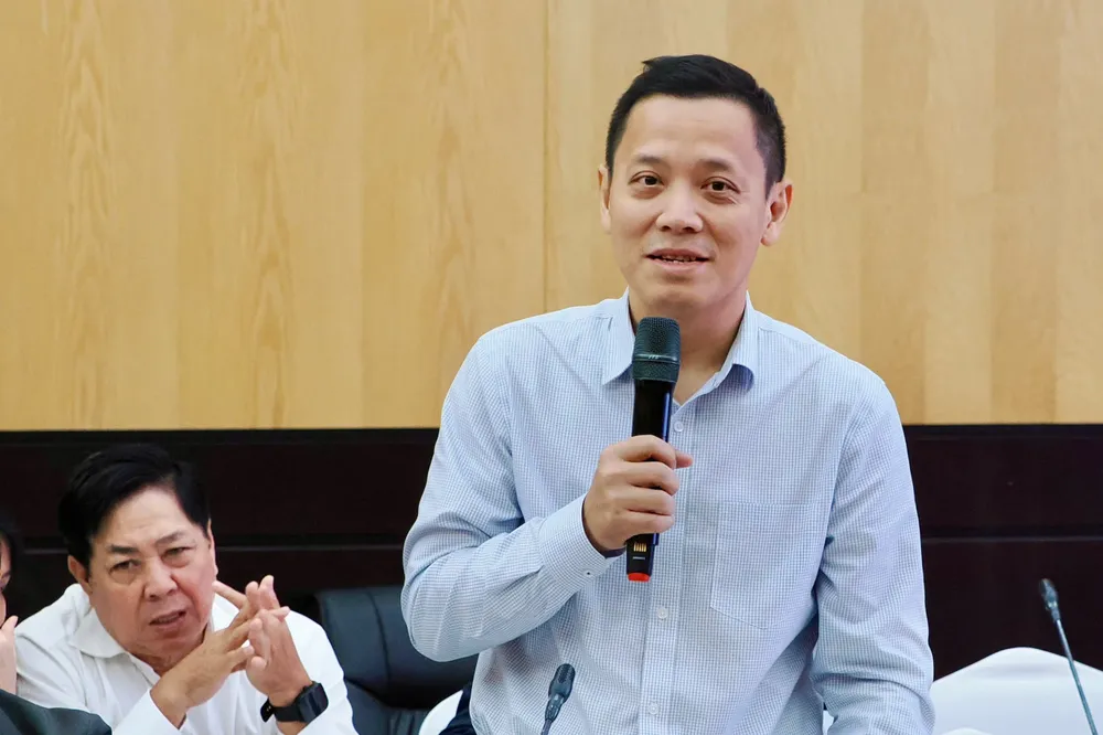 GS.TS Lê Anh Vinh, Viện trưởng Viện Khoa học Giáo dục Việt Nam trình bày tham luận tại toạ đàm. Ảnh: HOÀNG HÙNG z7153318789641_45e4973c0d82b6fbb813b94db7dc6659.jpg