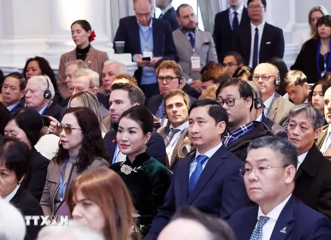 Các đại biểu dự Hội nghị Kinh tế Cấp cao Việt Nam - Anh. Ảnh: TTXVN TBT1.jpeg
