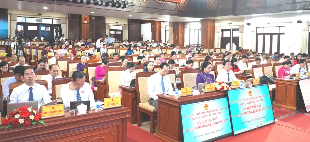 Quang cảnh kỳ họp HĐND TP Cần Thơ ngày 10-12