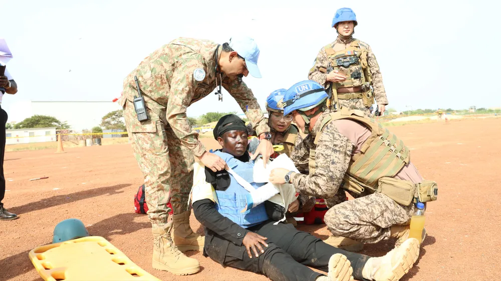 Bác sĩ Việt Nam của Bệnh viện dã chiến cấp 2 số 7 tham gia diễn tập tại Nam Sudan. Ảnh: GGHBVN