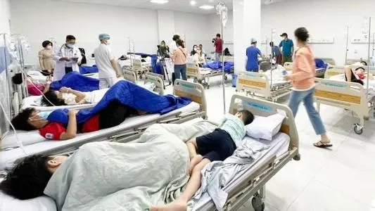 Một vụ ngộ độc thực phẩm làm nhiều người nhập viện