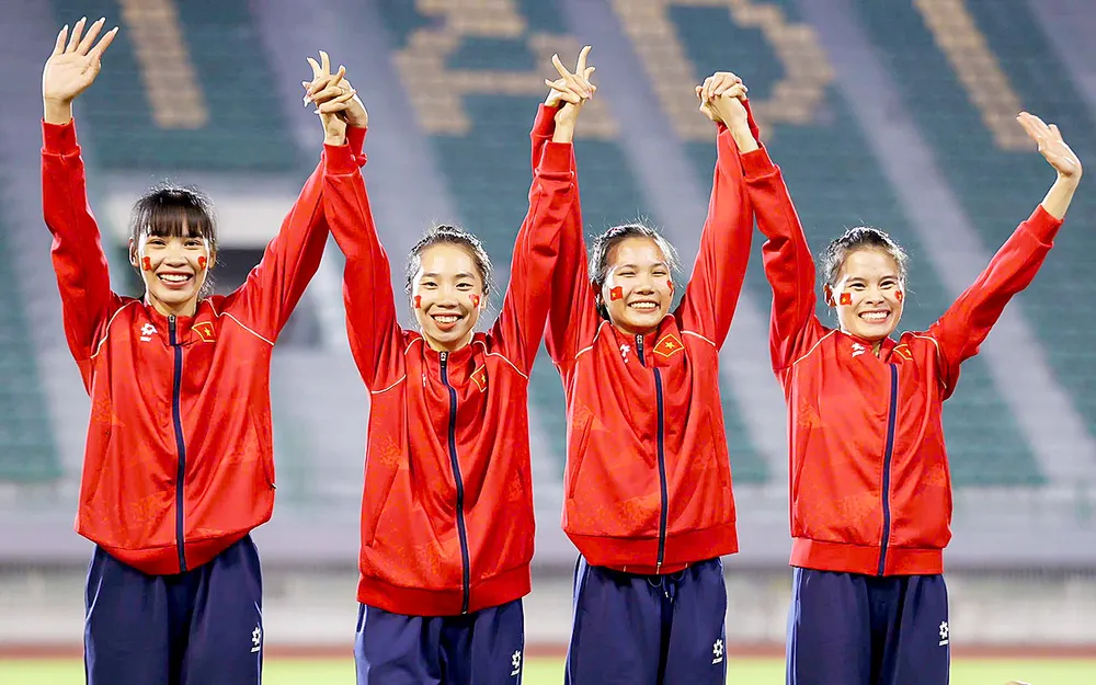 Tổ tiếp sức 4x400m nữ giành HCV tại SEA Games 33. Ảnh: DŨNG PHƯƠNG