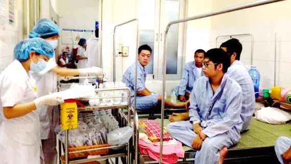 Lại lo vỡ quỹ BHYT ảnh 1 Lại lo vỡ quỹ BHYT ảnh 1