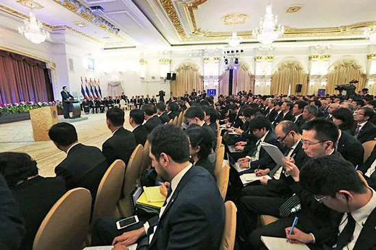 Thủ tướng Thái Lan Prayuth Chan-ocha phát biểu trước 570 nhà đầu tư Nhật Bản ở Bangkok hôm 11-9.