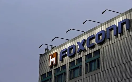Foxconn là hãng sản xuất điện tử theo hợp đồng lớn nhất thế giới với 700.000 công nhân ở Trung Quốc.