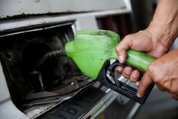 Venezuela niêm yết giá dầu bằng NDT thay USD