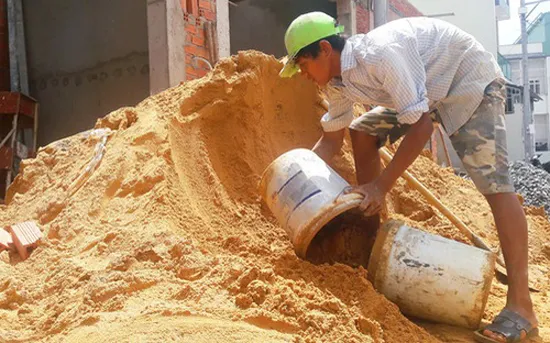 Giá cát tăng cao, TPHCM đề xuất thay bằng tro, xỉ.