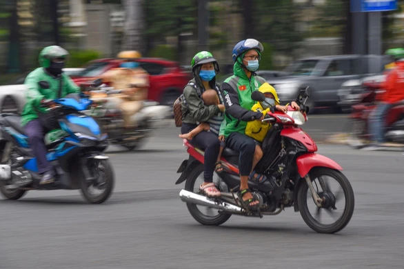 TPHCM ngưng các chợ tự phát, dừng vận chuyển hành khách công cộng ảnh 1 TPHCM ngưng các chợ tự phát, dừng vận chuyển hành khách công cộng ảnh 1