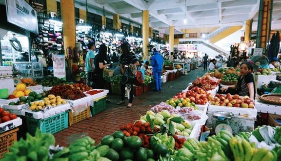 Ngoài Bình Tân, hàng chục chợ lớn ở TPHCM phải tạm dừng kinh doanh vì liên quan đến các ca nhiễm Covid-19. Ảnh: LĐ