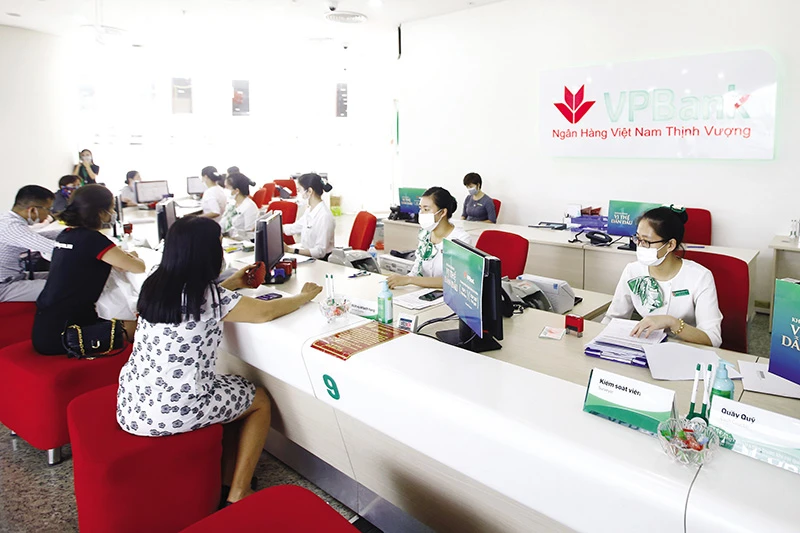 VPBank dẫn đầu khối ngân hàng thương mại cổ phần tư nhân về lợi nhuận ngân hàng mẹ trong nửa đầu năm nay. Ảnh: Đ.T