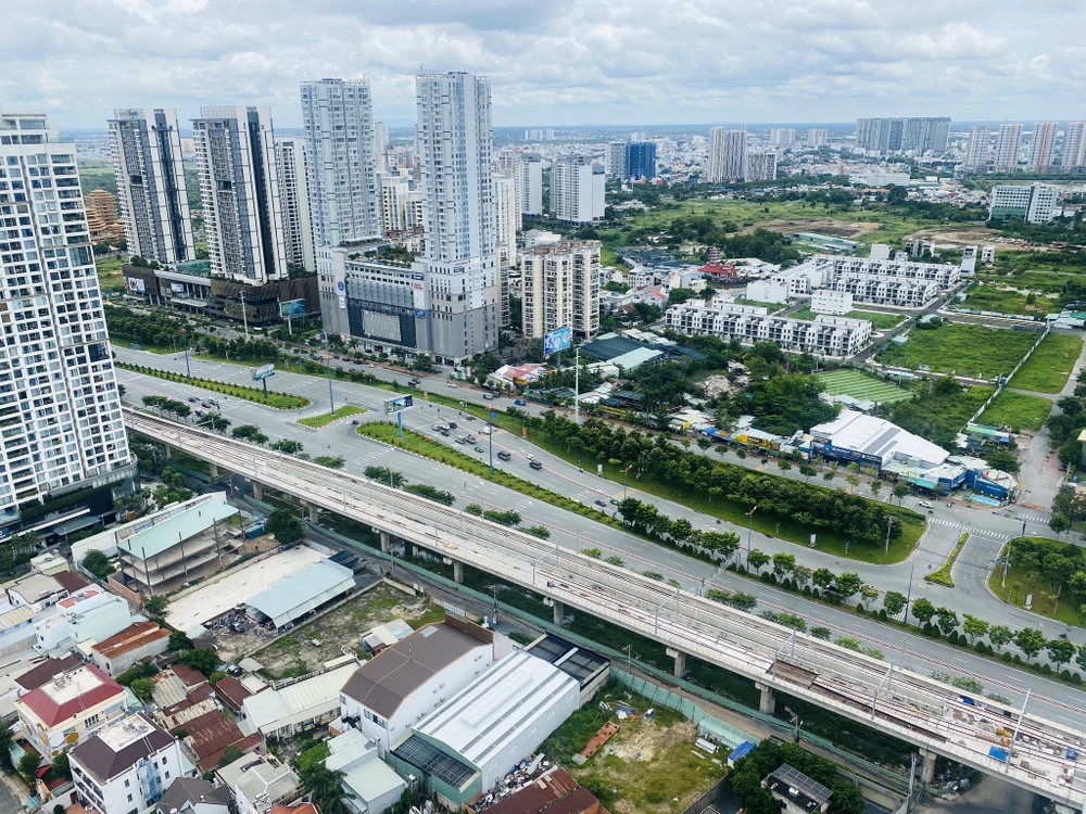 TP.HCM sẽ là trung tâm tài chính và dịch vụ của khu vực Đông Nam Á và châu Á - Thái Bình Dương. Đình Sơn