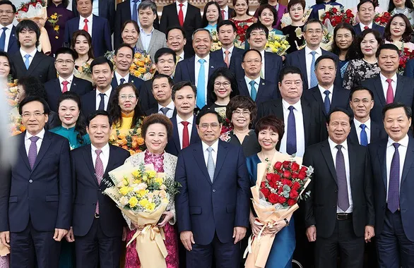 Cùng doanh nhân vượt khó - Ảnh 3. Cùng doanh nhân vượt khó - Ảnh 3.
