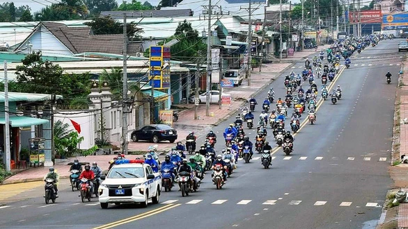 Đoàn người từ Tây Nguyên trở lại phía Nam làm việc. Ảnh: B.A