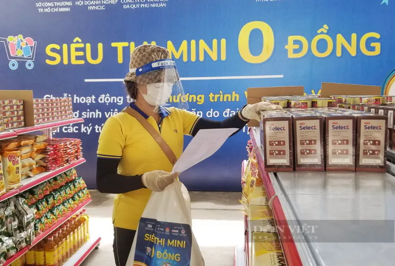 "Nữ tướng" PNJ Cao Thị Ngọc Dung: Tôi khóc 3 lần trong đợt dịch Covid-19 vừa qua tại TP.HCM - Ảnh 3. "Nữ tướng" PNJ Cao Thị Ngọc Dung: Tôi khóc 3 lần trong đợt dịch Covid-19 vừa qua tại TP.HCM - Ảnh 3.