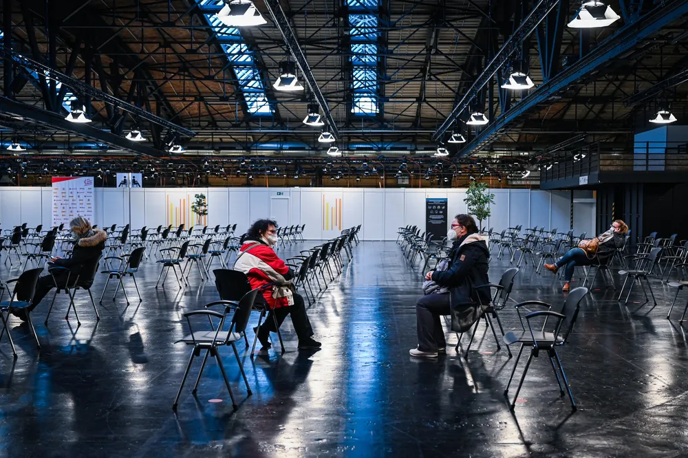 Pfizer vaccine anh 5